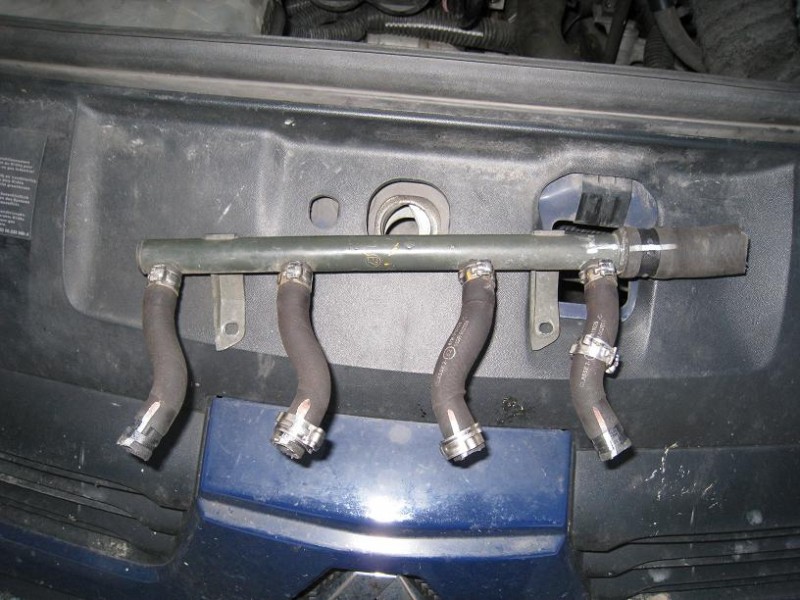 ancienne rampe injection gpl enlevée.jpg
