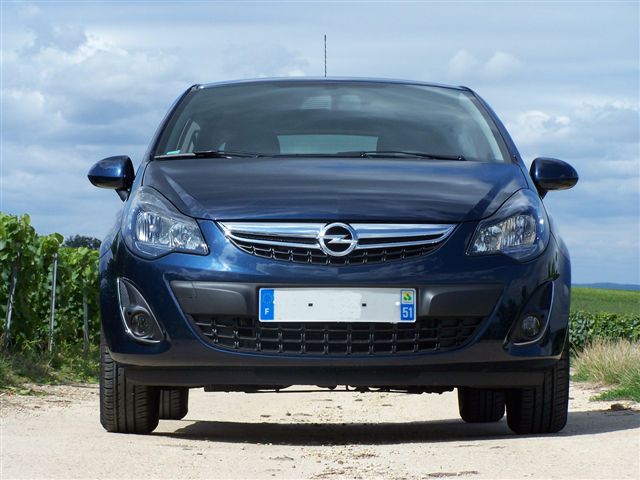 Corsa 1,2 gpl 012.jpg