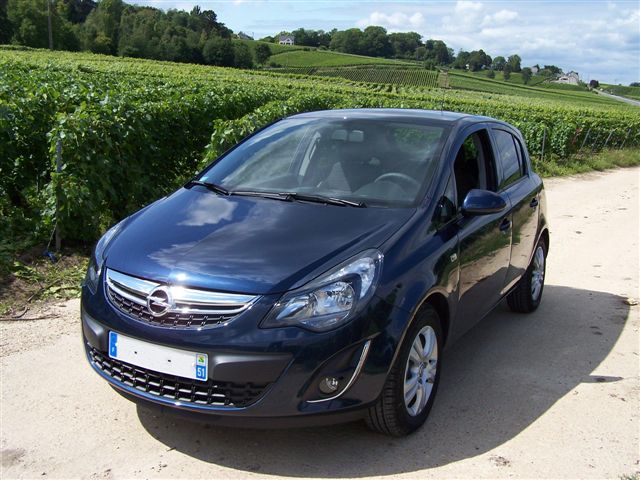 Corsa 1,2 gpl 009.jpg