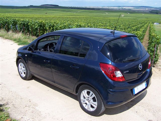 Corsa 1,2 gpl 019.jpg