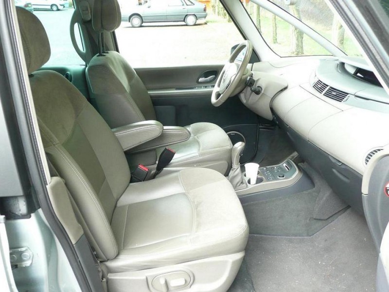 espace 4 bva places avant.jpg