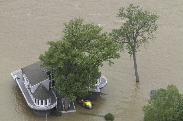Louisville_Flooding1_jpg__imaging_7aurora_standaloneprod_affiliate79.jpg