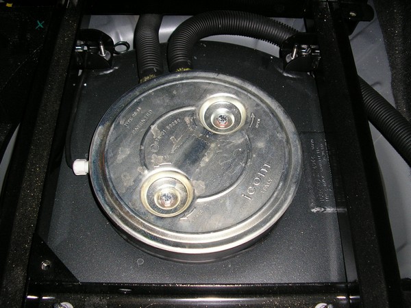 couvercle reservoir icom clio.jpg