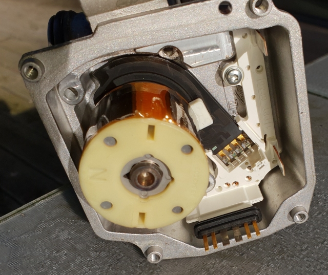 throttle1.jpg